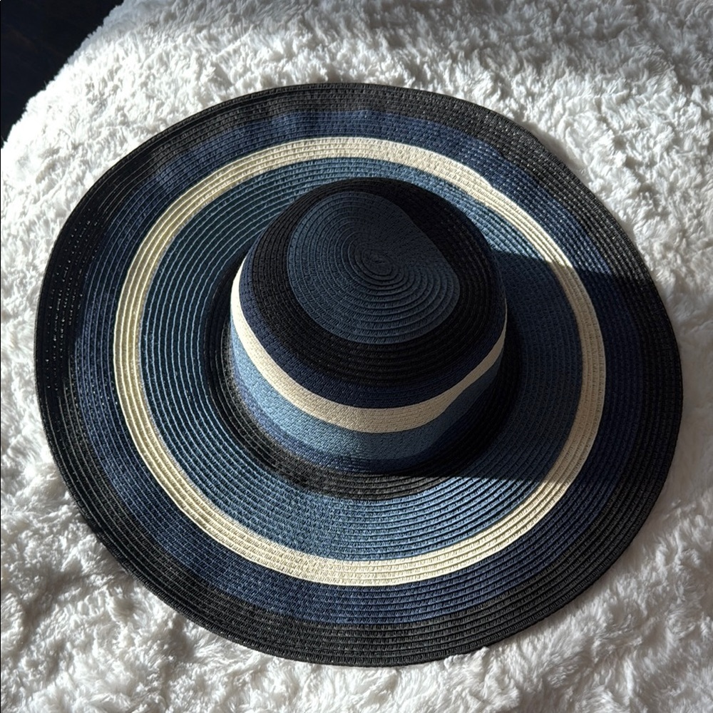 14th & Union Navy and Cream Wide Brim Hat